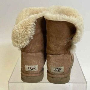 UGG Brown Women's Bailey Button Brown Boots - Size 7